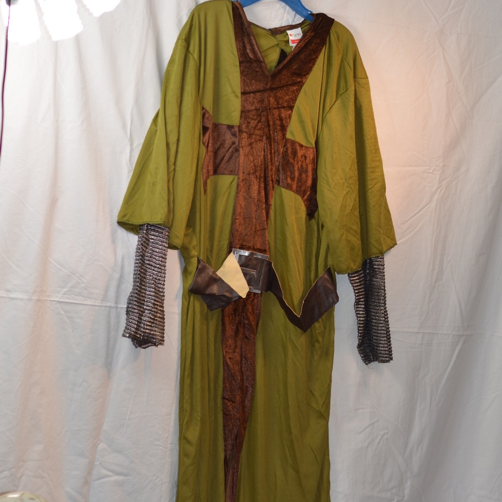 Halloween Knight Costume SZ L NWOT